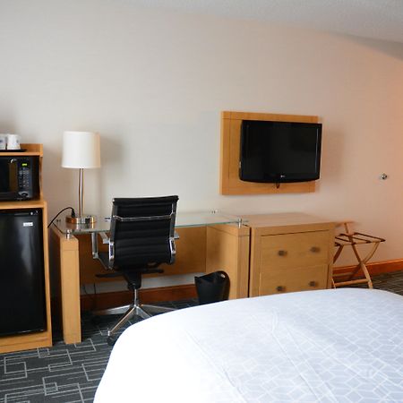 Holiday Inn Express Stamford, An Ihg Hotel Екстер'єр фото