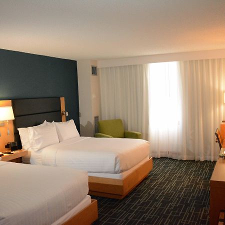 Holiday Inn Express Stamford, An Ihg Hotel Екстер'єр фото