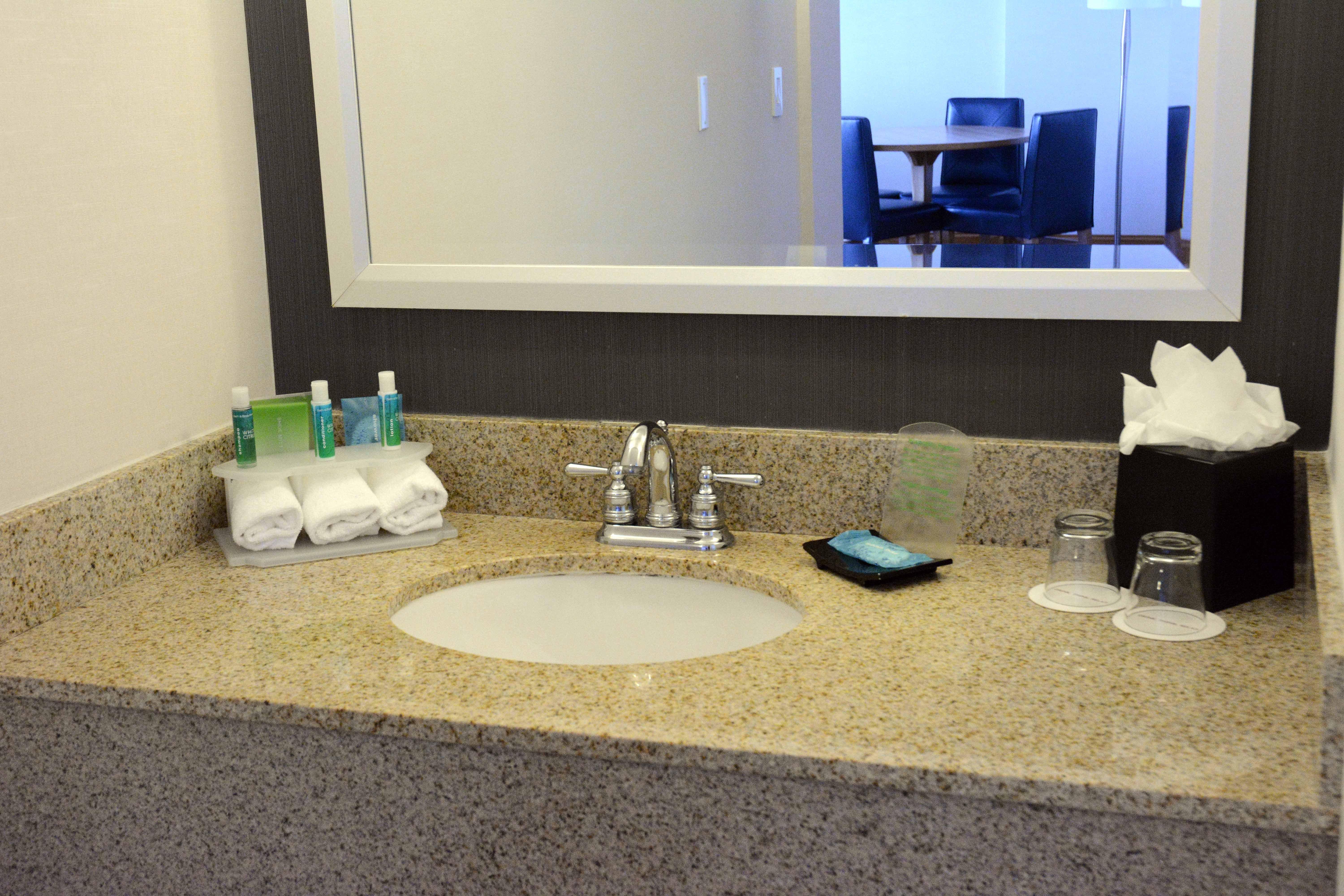 Holiday Inn Express Stamford, An Ihg Hotel Екстер'єр фото