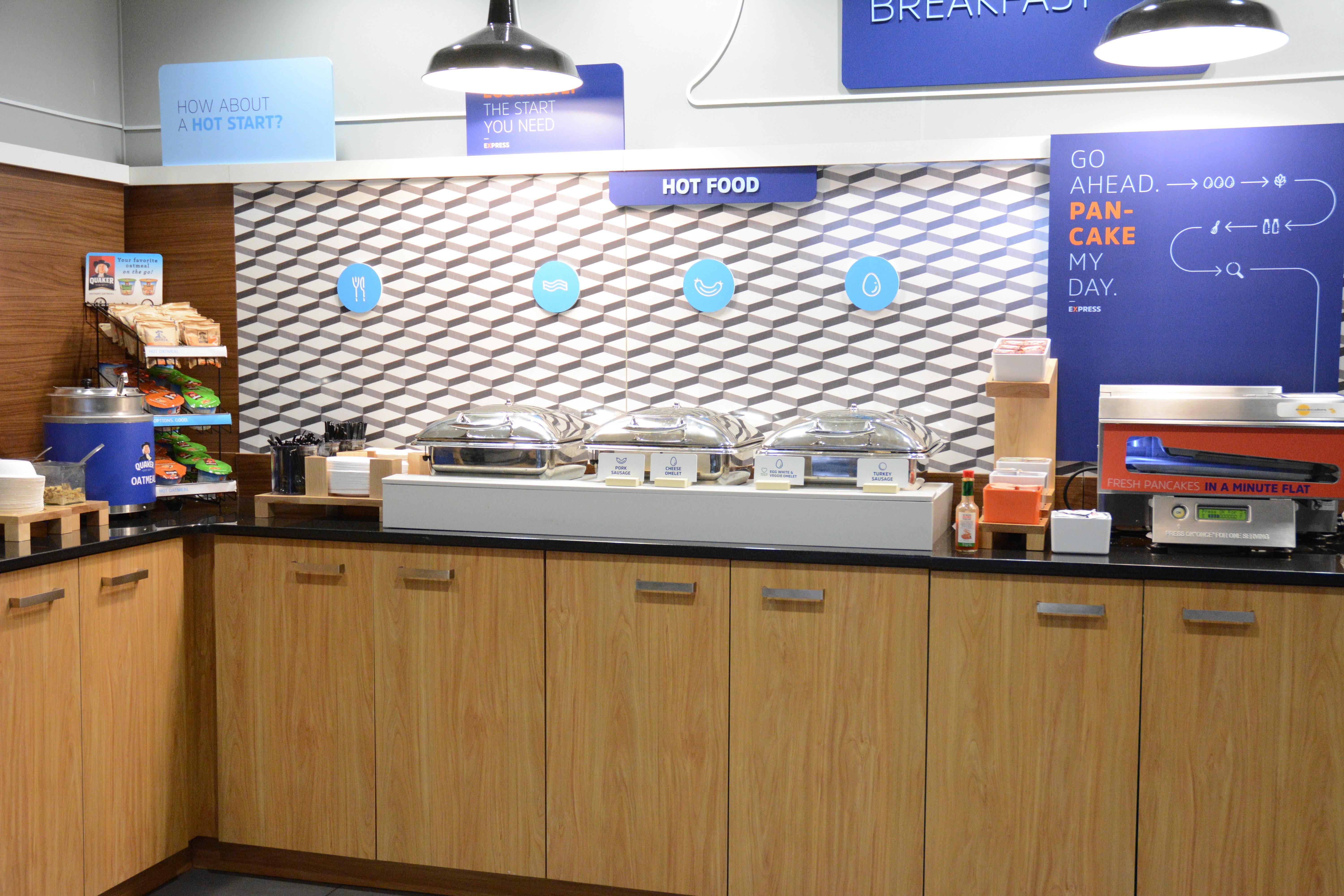 Holiday Inn Express Stamford, An Ihg Hotel Екстер'єр фото