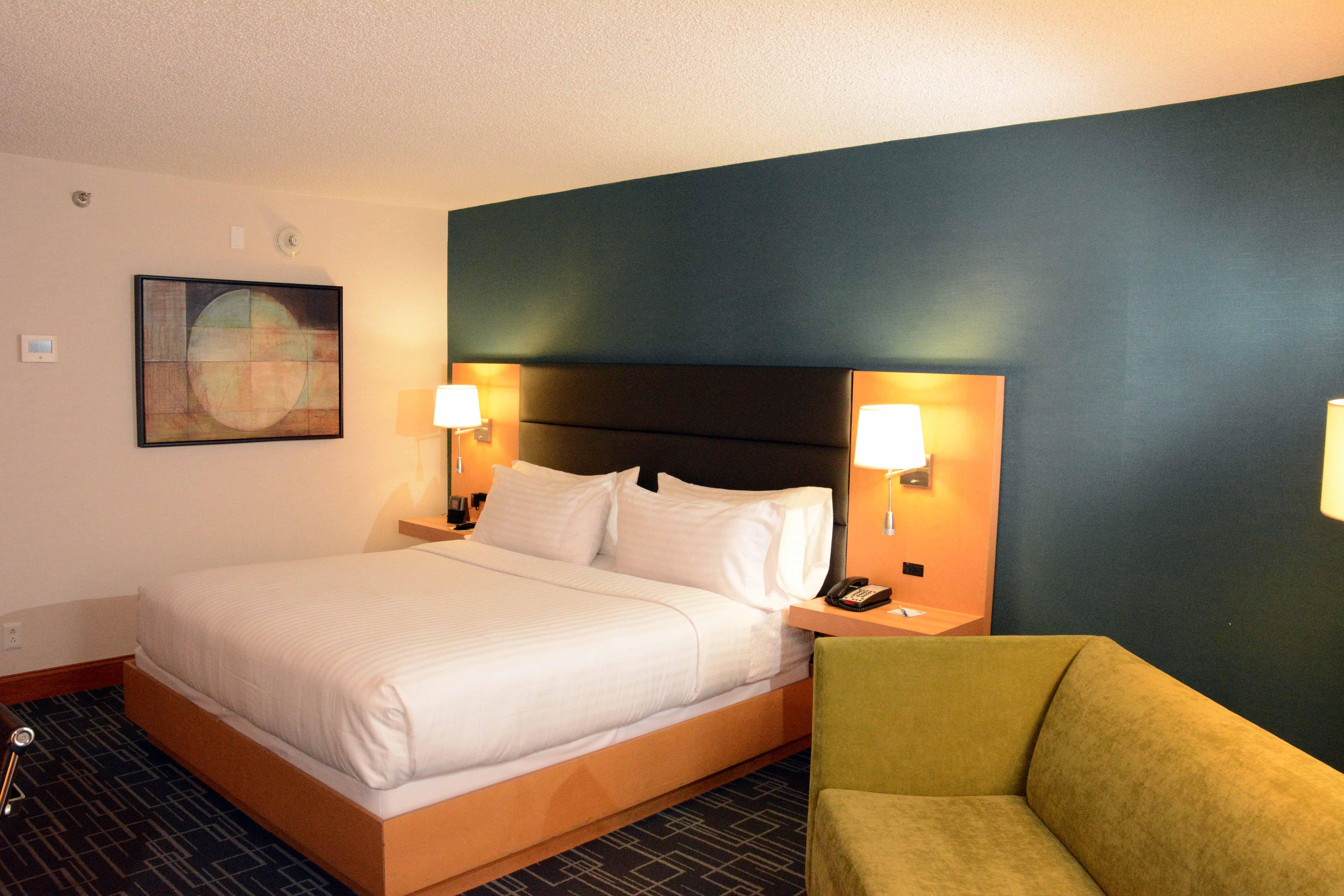 Holiday Inn Express Stamford, An Ihg Hotel Екстер'єр фото