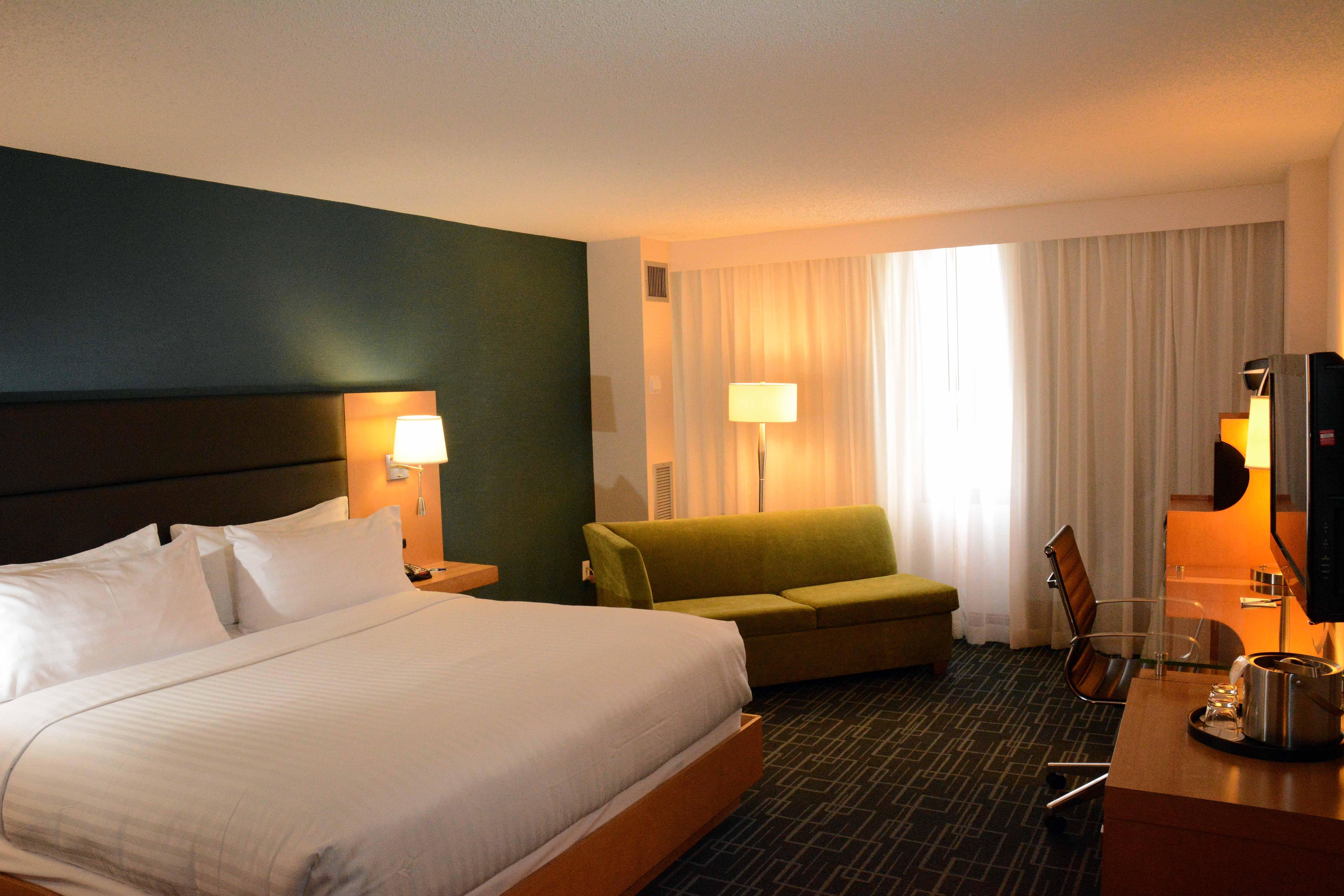 Holiday Inn Express Stamford, An Ihg Hotel Екстер'єр фото