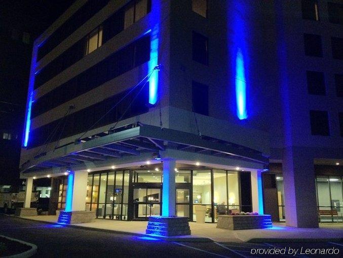 Holiday Inn Express Stamford, An Ihg Hotel Екстер'єр фото