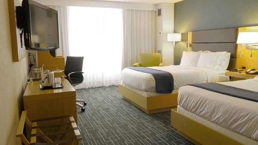 Holiday Inn Express Stamford, An Ihg Hotel Екстер'єр фото