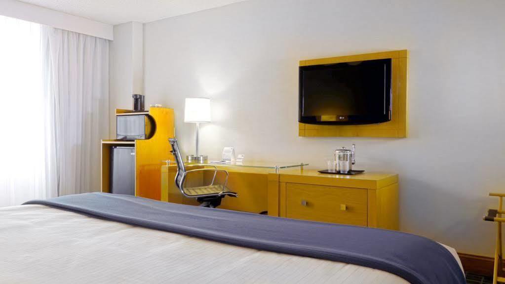 Holiday Inn Express Stamford, An Ihg Hotel Екстер'єр фото